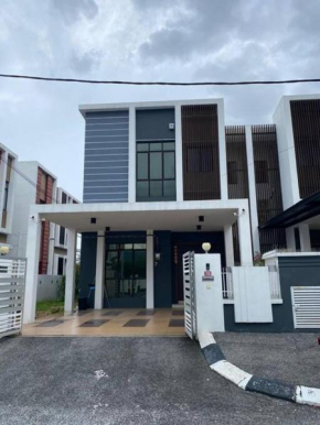 F4 ROOM 4 PRIVATE BATHROOM 4B12B 5 min City Center
